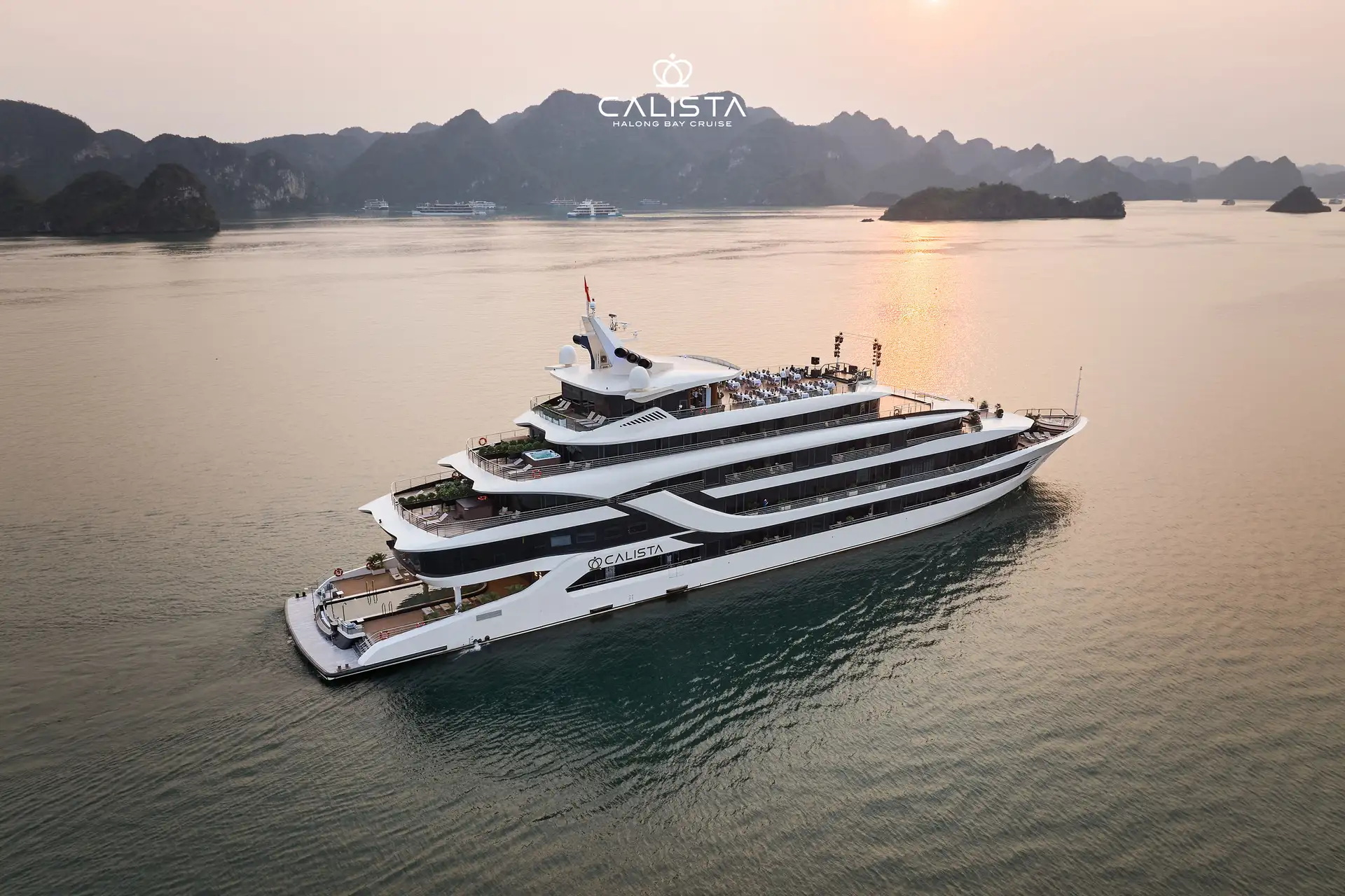 Siêu du thuyền Calista Hạ Long 5 sao mới hạ thủy 2025