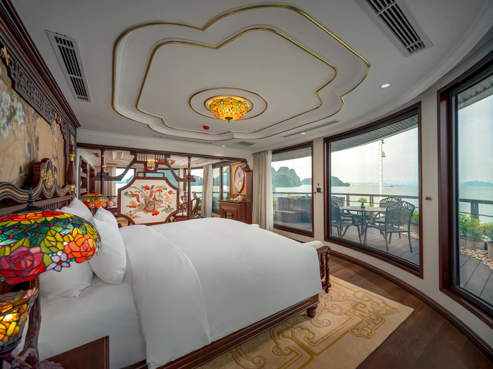 Suite Royal Palace 100m² du thuyền L''amour có sân thượng riêng