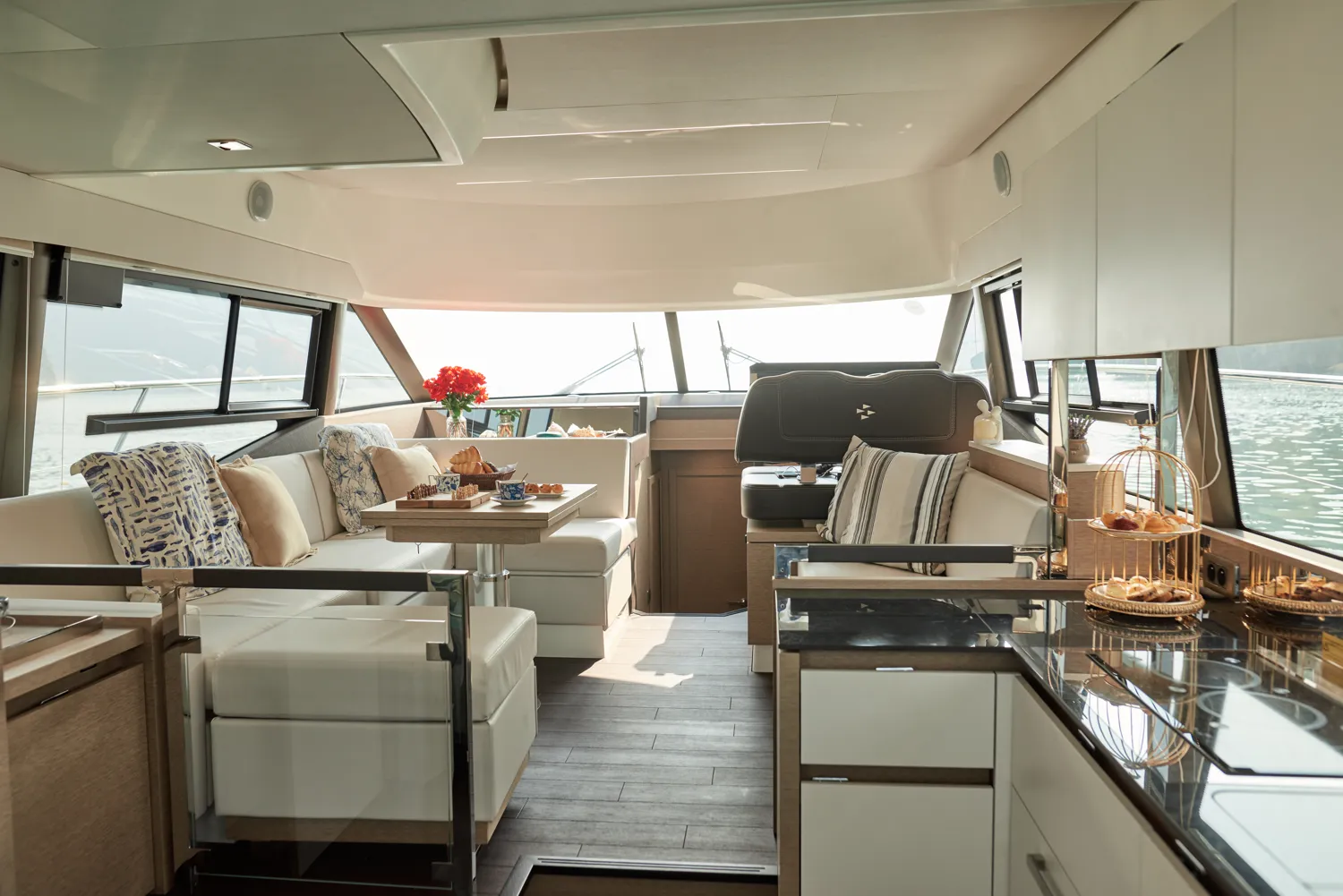 Nội thất du thuyền Prestige 460